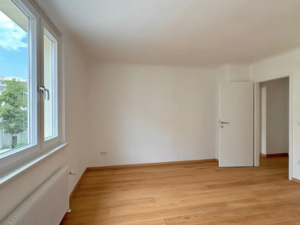 EIN TRÄUMCHEN! FRISCH SANIERT, HELL UND RUHIG MIT LOGGIA IM SCHÖNEN GERSTHOF
