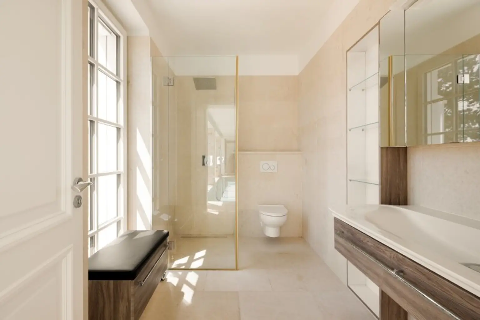 LUXUS VILLA mit Innenpool und Weinkeller im Golfclub Fontana