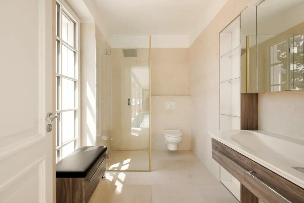 LUXUS VILLA mit Innenpool und Weinkeller im Golfclub Fontana