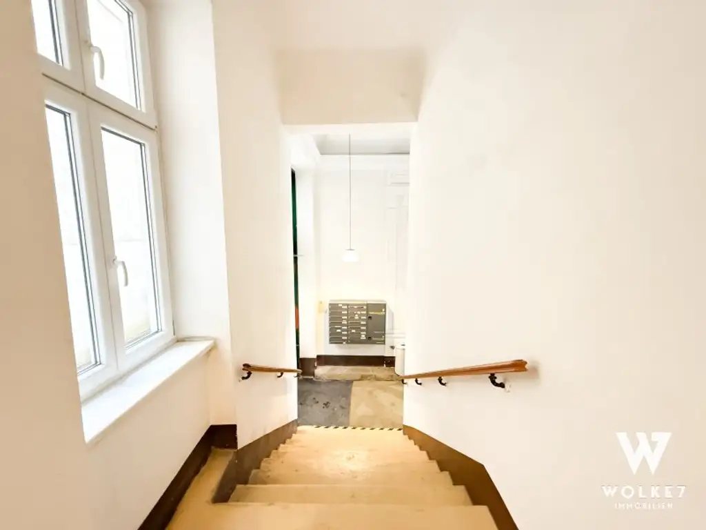 Sonnige, stilvolle 5-Zimmer-Altbauwohnung im sanierten Gründerzeithaus – ideal für WGs oder Familien