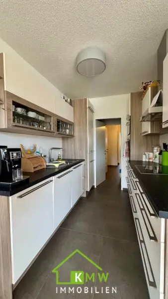 Top Lage - sehr helle und gepflegte 3 Zi. Wohnung mit Balkon in Ruhelage