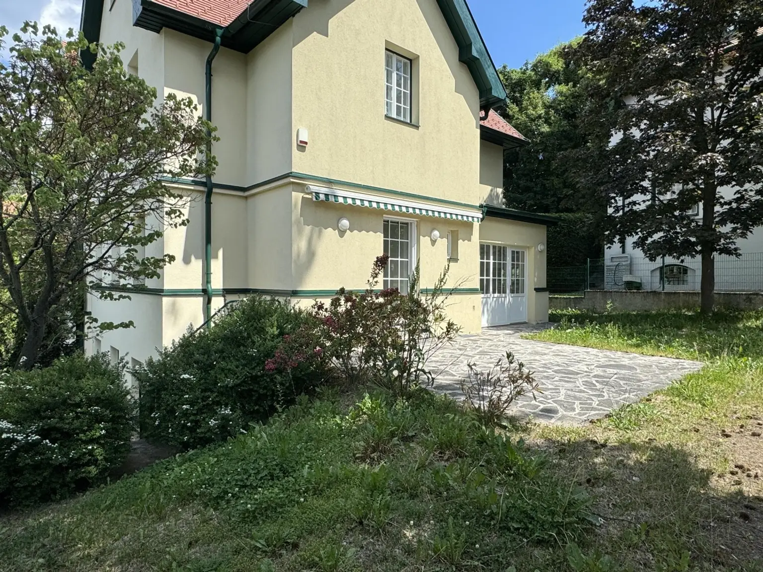 Charmante Alt-Patrizier Villa 3 Schlafzimmer, 4 Bäder + Wohnkeller // Charming old patrician villa, 3 bedrooms, 4 bathrooms + basement living area //