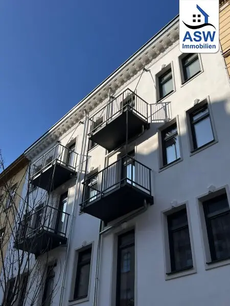 Hochwertig ausgestattete 1- Zimmer Wohnung mit 2 Balkonen