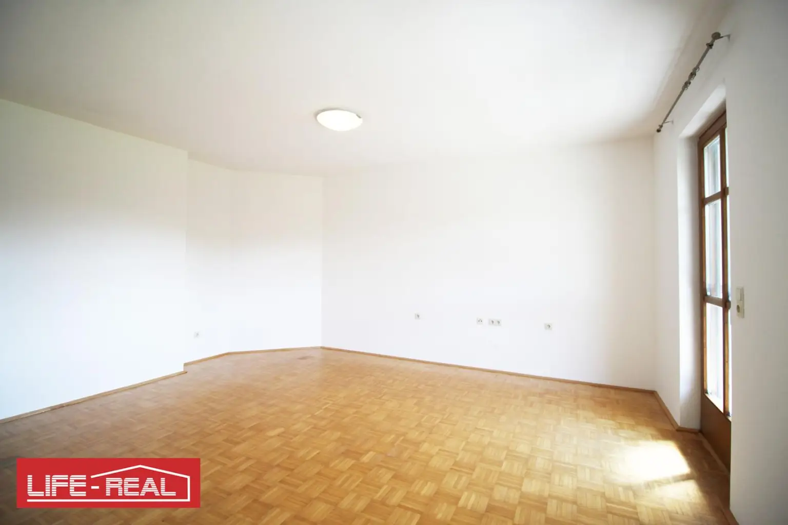 Helle und großzügige 3,5-Zimmer-Wohnung mit Blick ins Grüne