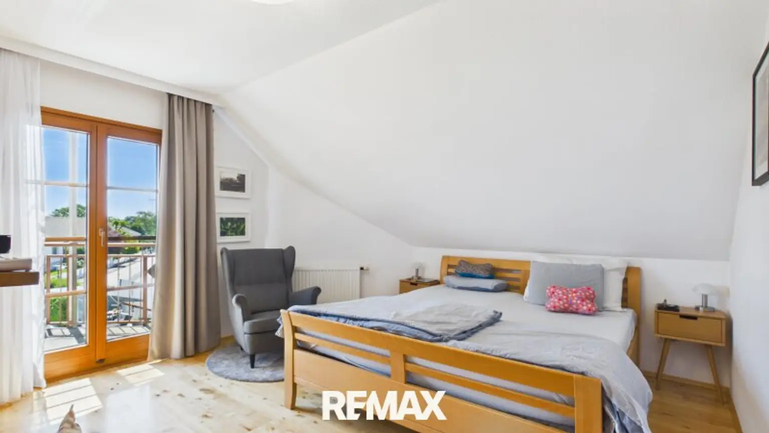 Zimmer 3 Obergeschoss (mit Balkon)