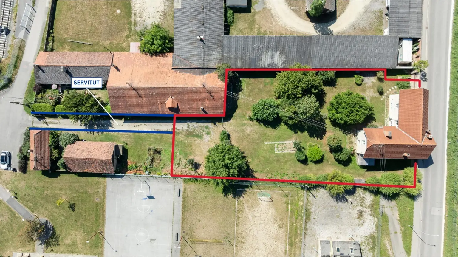Großzügiges Haus in zentraler Lage samt großem Grundstück mit attraktivem Entwicklungspotenzial