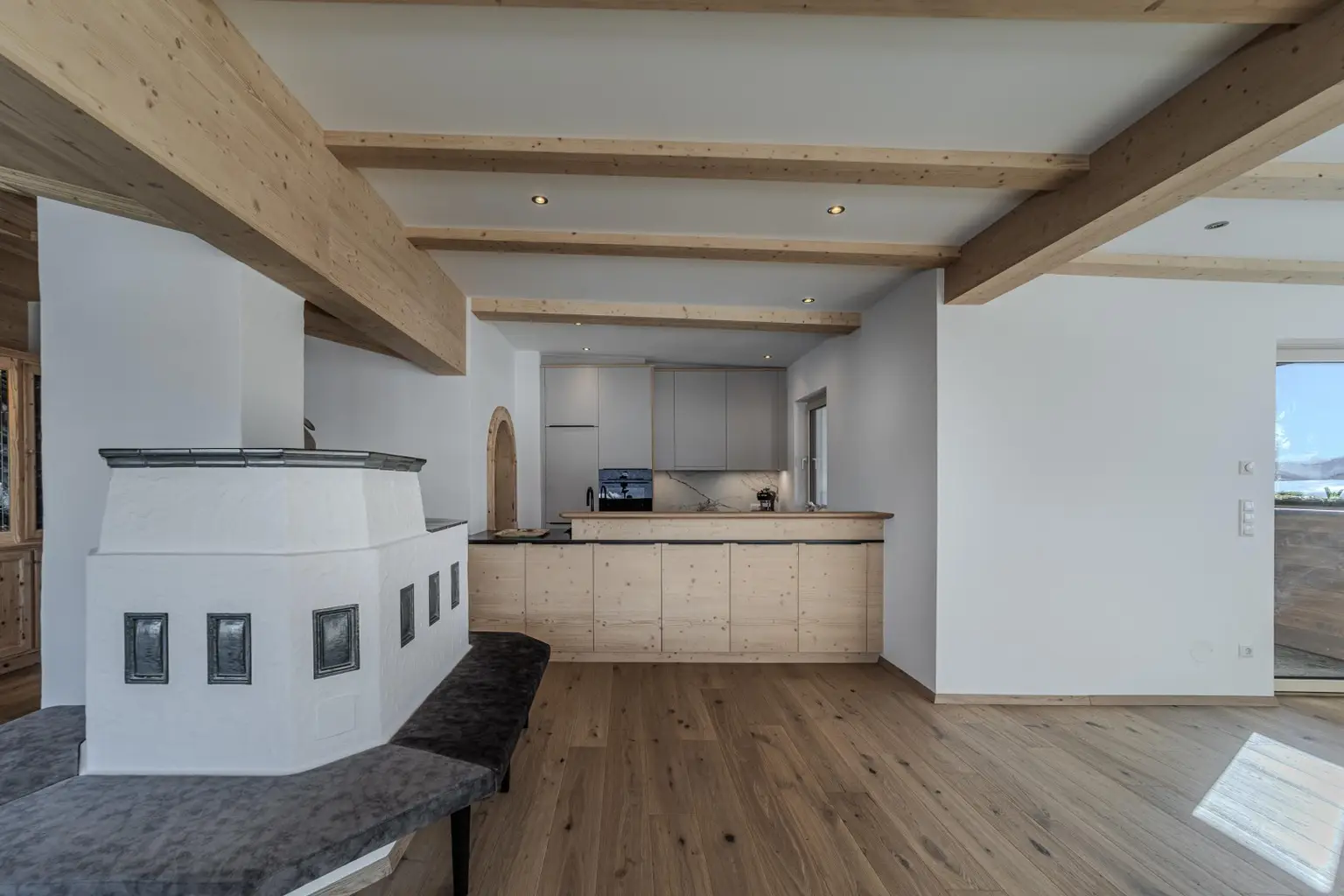 offenes Wohnen/Essen/Kochen mit Kachelofen