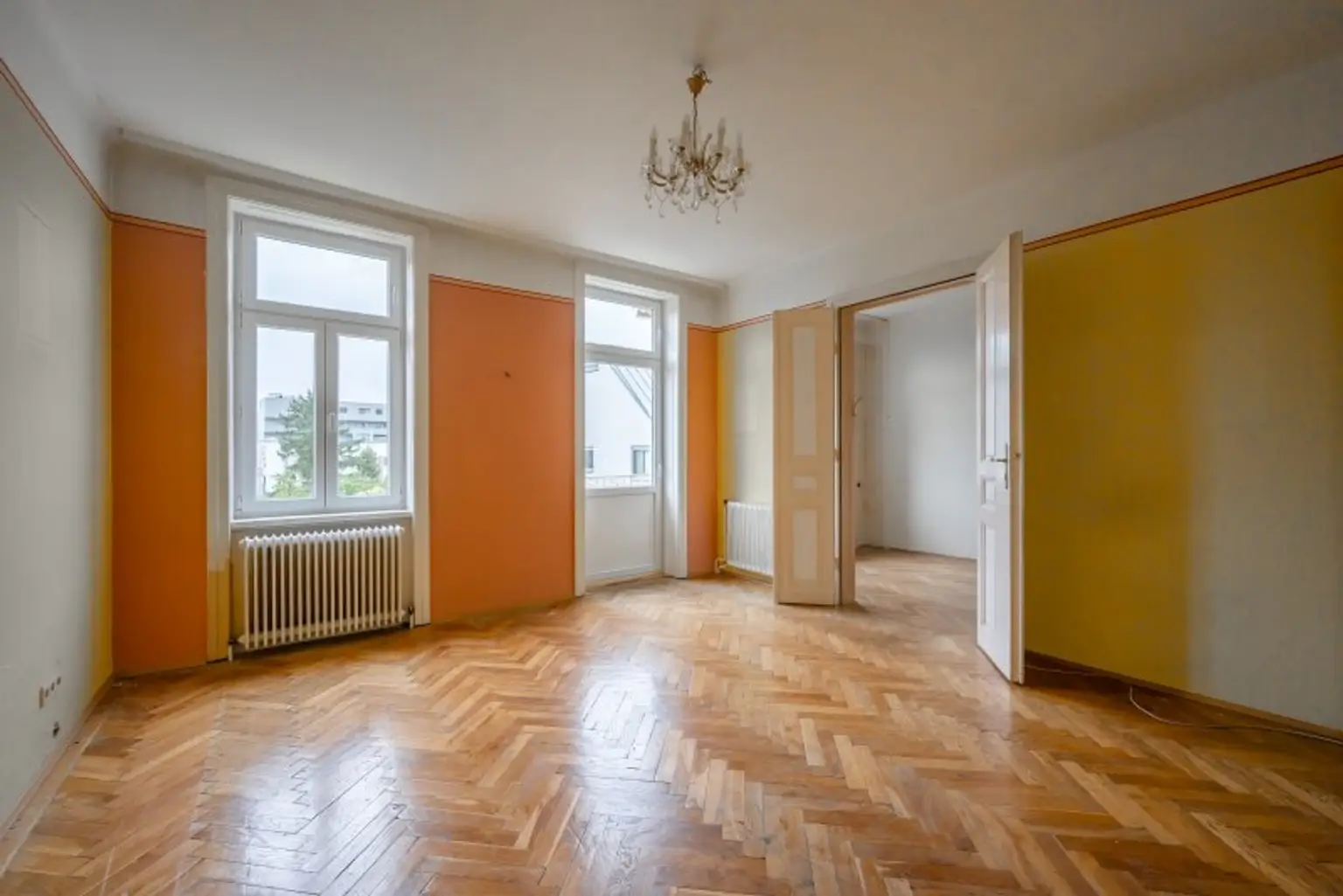 ++1140++ sanierungsbedürftige 3,5 Zimmer Wohnung in Stilvilla! idyllischer Garten!