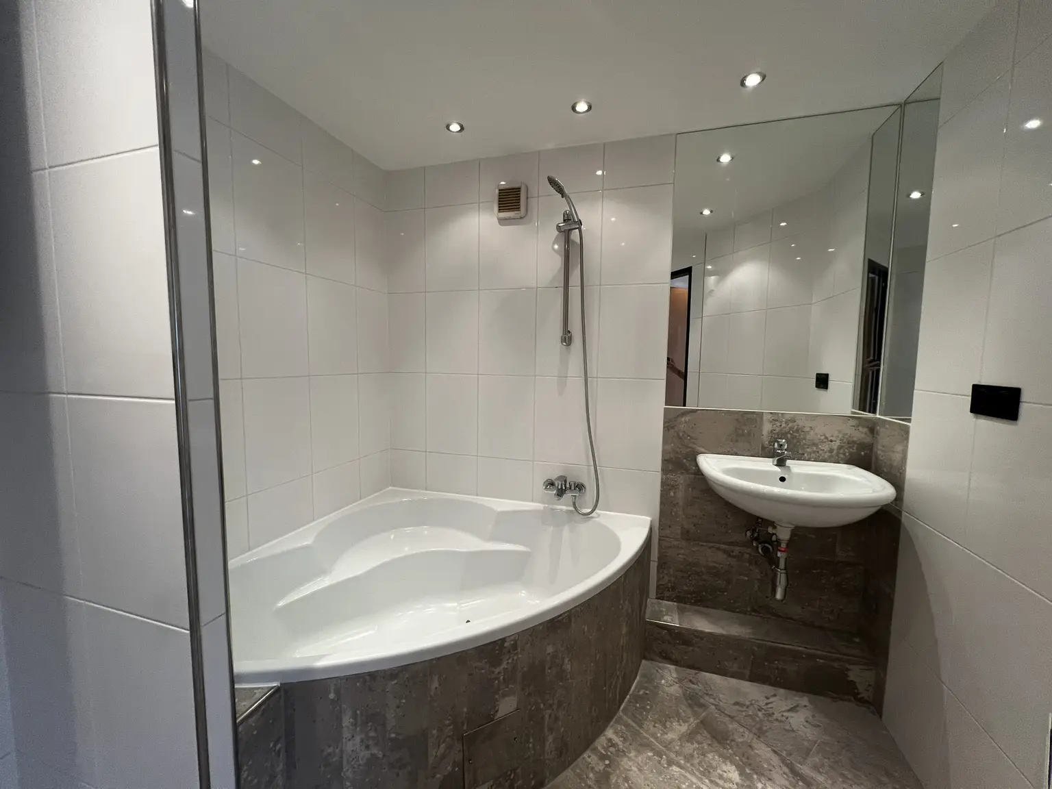 Eckbadewanne
