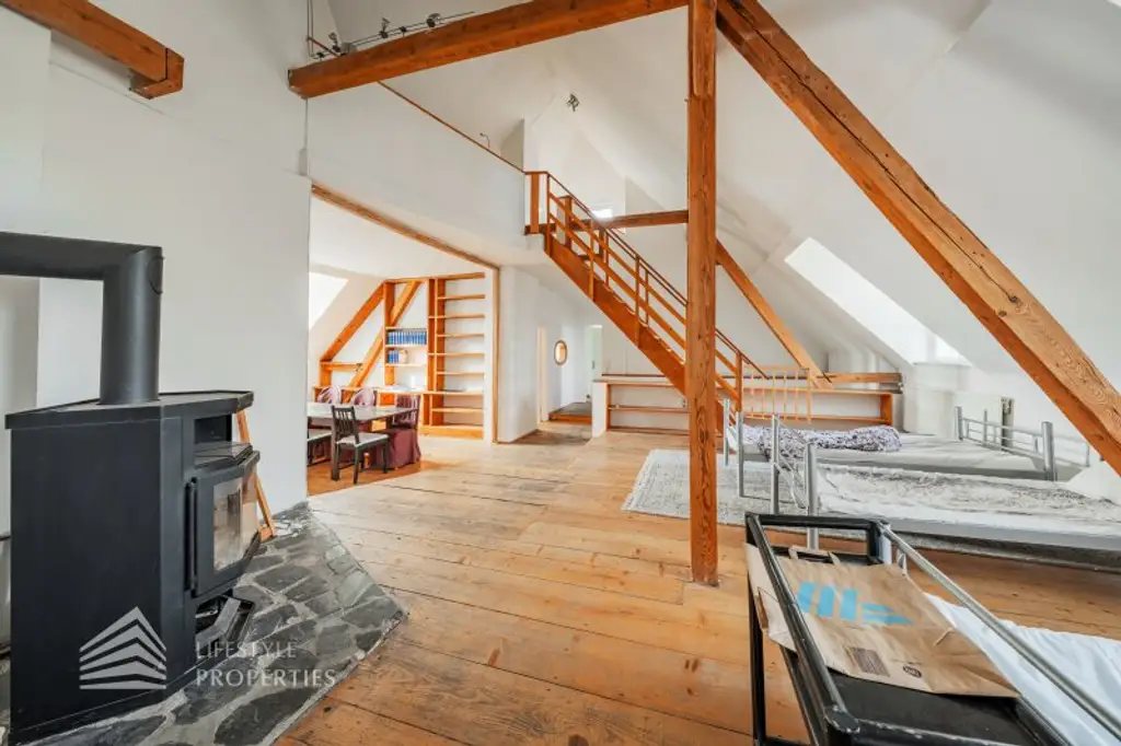 Exklusives Baugrundstück in einzigartiger Lage mit Einreichplanung!