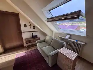 Durchgangszimmer DG
