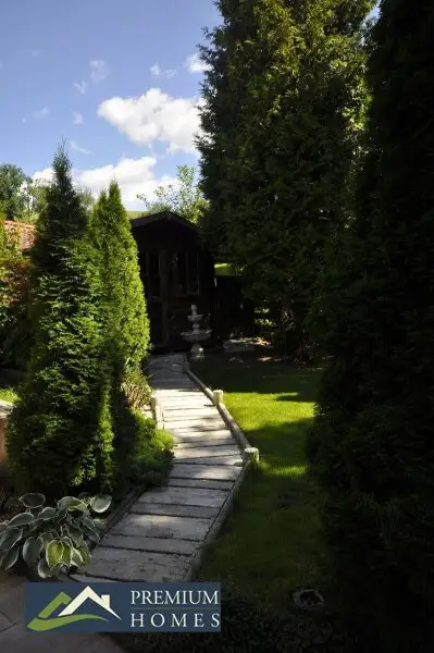 BREITENBACH am Inn - Großzügiges Einfamilienwohnhaus mit Terrasse, Balkon, Keller, Garage, zwei Carports, Garten, Gartenhaus, Geräte- und Holzschuppen