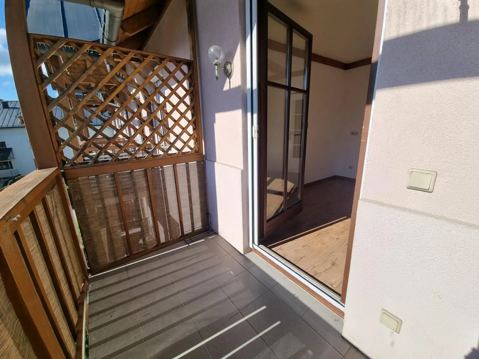 Charmante 3-Zimmer-DG-Wohnung mit Balkon & Tiefgarage – sofort bezugsfertig