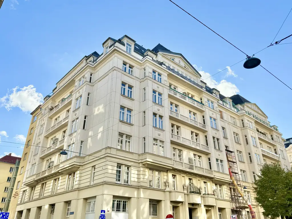 TOPLAGE | TRAUMHAFTE ALTBAUWOHNUNG MIT BALKON | HELLE 4 ZIMMER | U-BAHN-NÄHE