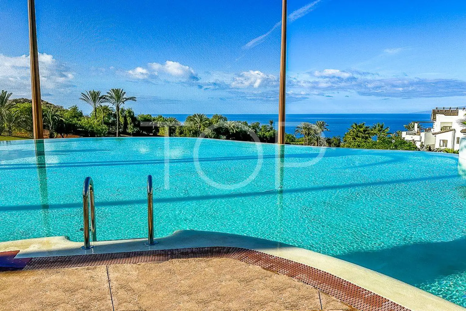 Swimming pool Abama
