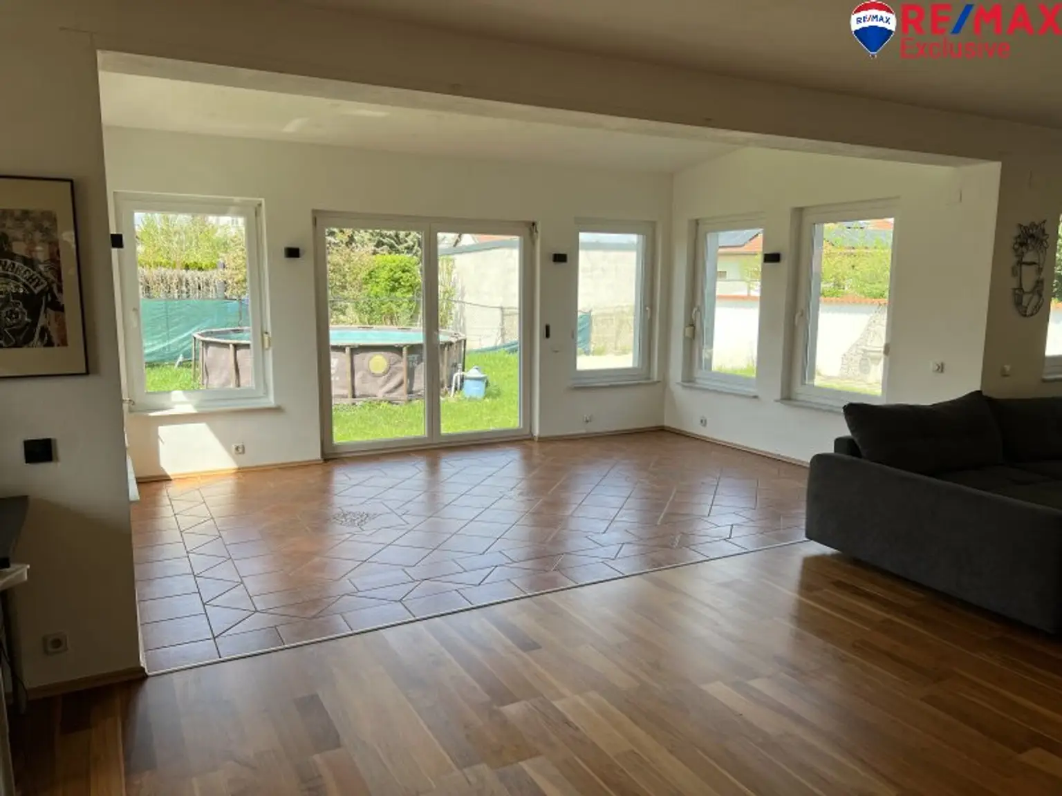 Großzügiges Einfamilienhaus mit Garten, Terrasse & Garage in Ebenfurth, 4 Zimmer, 195m²