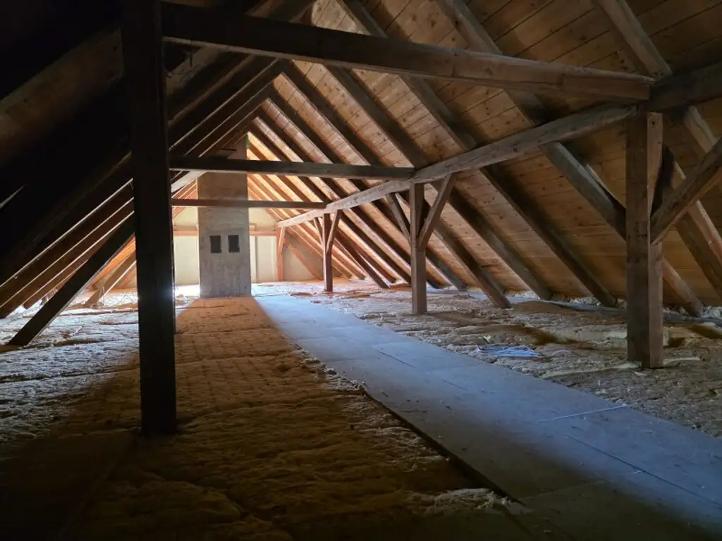 „NUR 25 MINUTEN von WIEN!“ EIN- ODER ZWEIFAMILIENHAUS – schönes ECKGRUNDSTÜCK