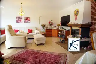 Wohnbereich mit Kamin