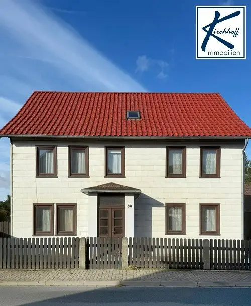 Raum für Familie, Hobbys und Freizeit: Großes Wohnhaus mit Einliegerwohnung, Nebengebäude und Garten in Vienenburg