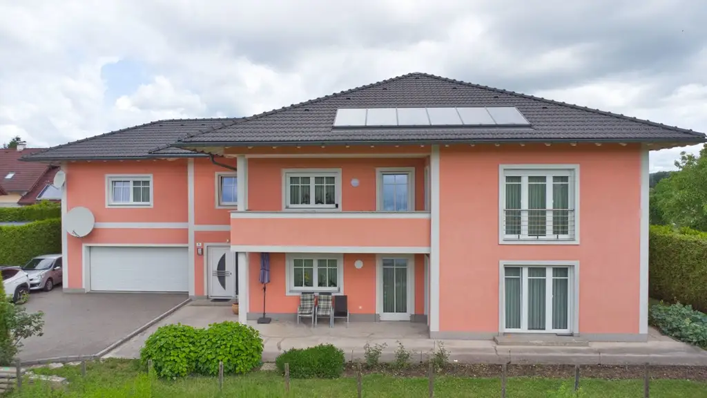 Viel Wohnplatz, wenig Gartenpflege – Ihr neues Zuhause in Regau!