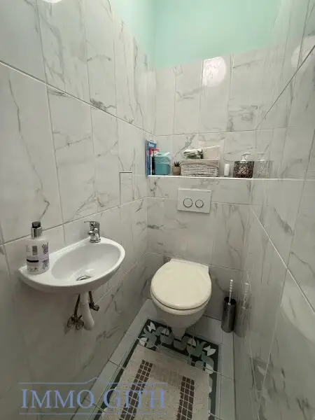 HELL, GEMÜTLICH & GUT VERMIETET – GEPFLEGTE 2-ZIMMER-WOHNUNG MIT BALKON IN SIMMERING ZU KAUFEN!