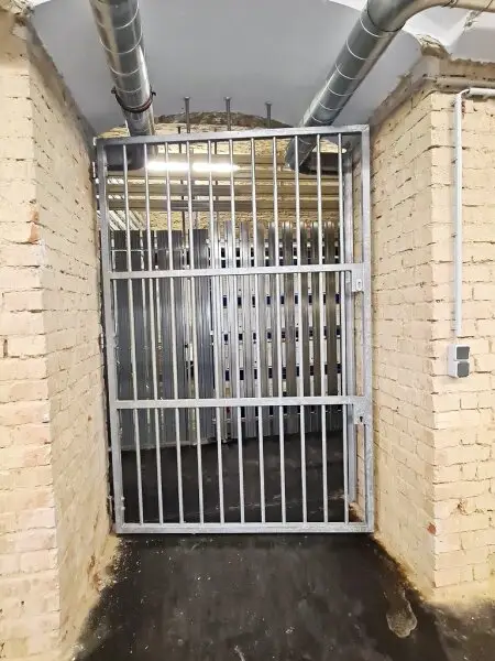 ESSLINGGASSE, BÖRSE-NÄHE, 85 m2 Lagerraum, Stromanschluss, Belüftung, Kellergeschoß ohne Aufzug