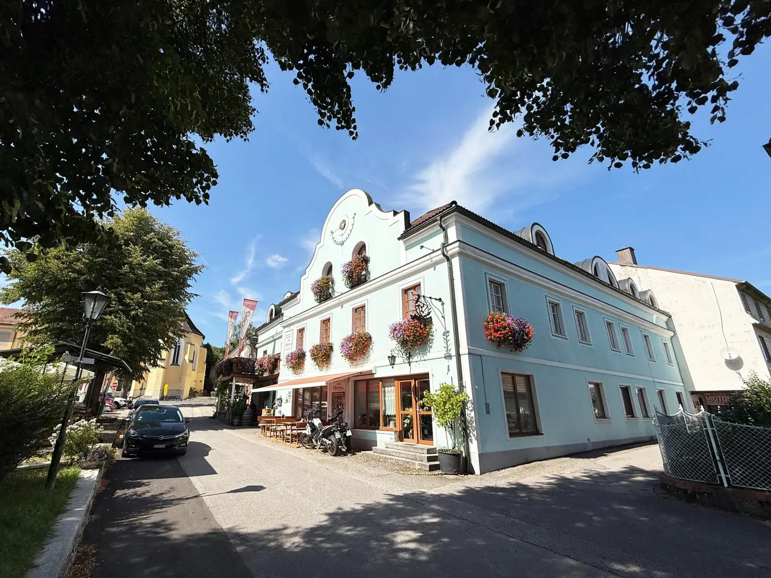 Überregional bekanntes Motorradhotel im südlichen Waldviertel sucht neue Eigentümer!