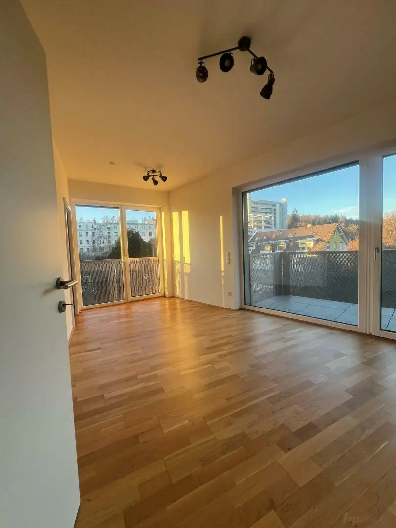 Neuwertige 2-Zimmerwohnung nähe LKH