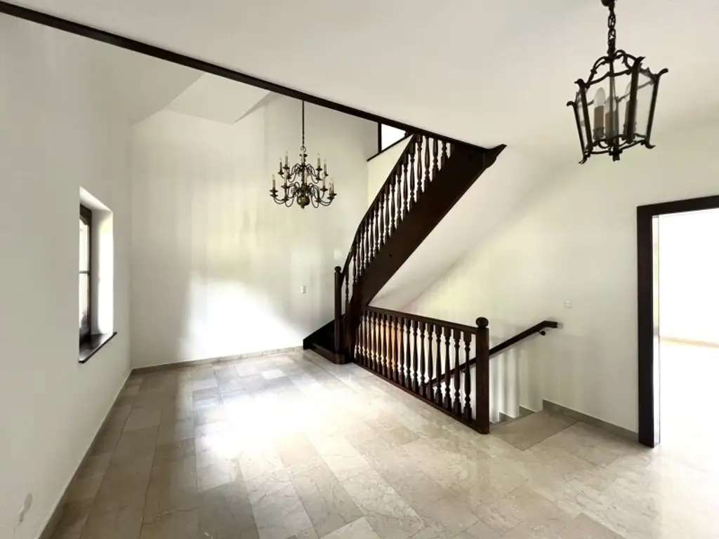 Rarität (!) Großzügige Villa in Badener Bestlage am Mitterberg mit prächtigem Garten - zentrumsnahe (!)