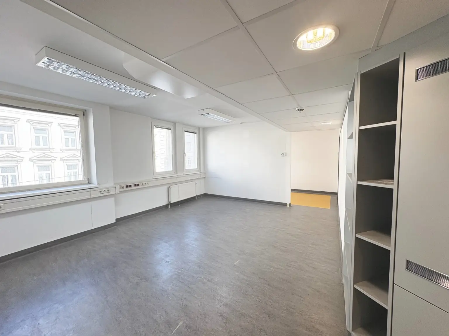 Büro 1 I