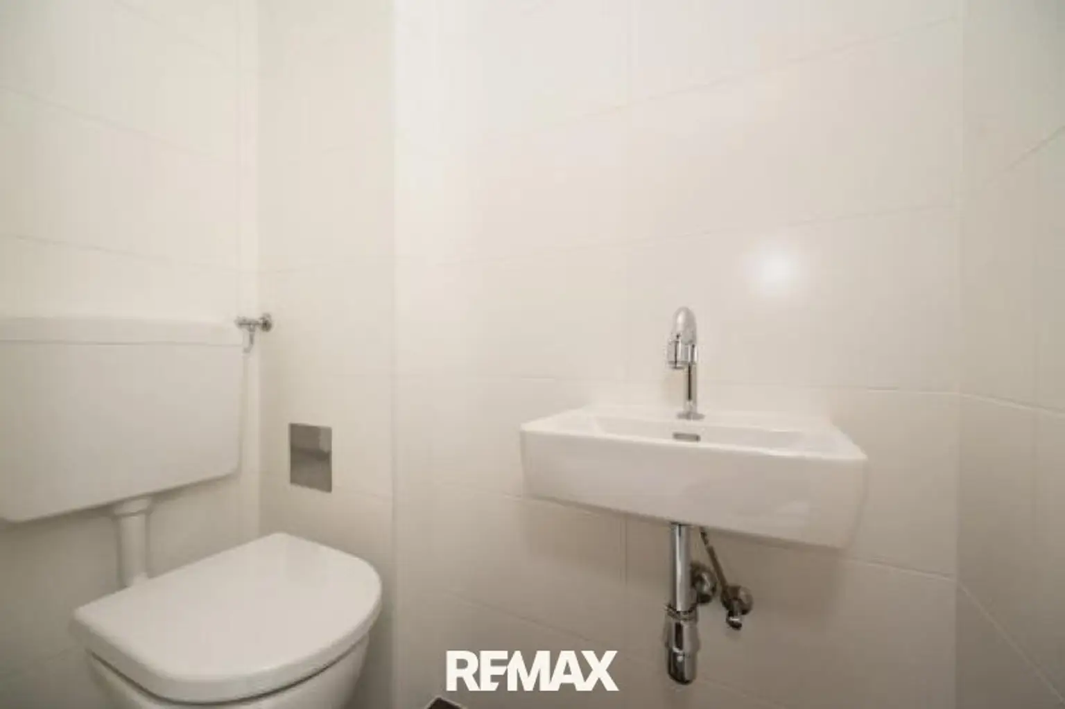 separates WC
