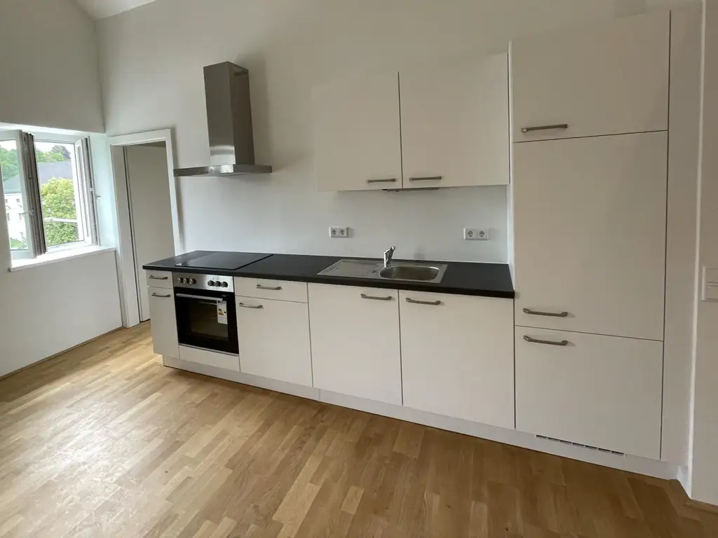 COMING SOON! Exklusive Wohnungen mit 54 - 57 m² Wohnfläche, Balkon / Terrasse, Tiefgaragenplatz und Villen Flair zu vermieten in Vorstadt Vöcklabruck