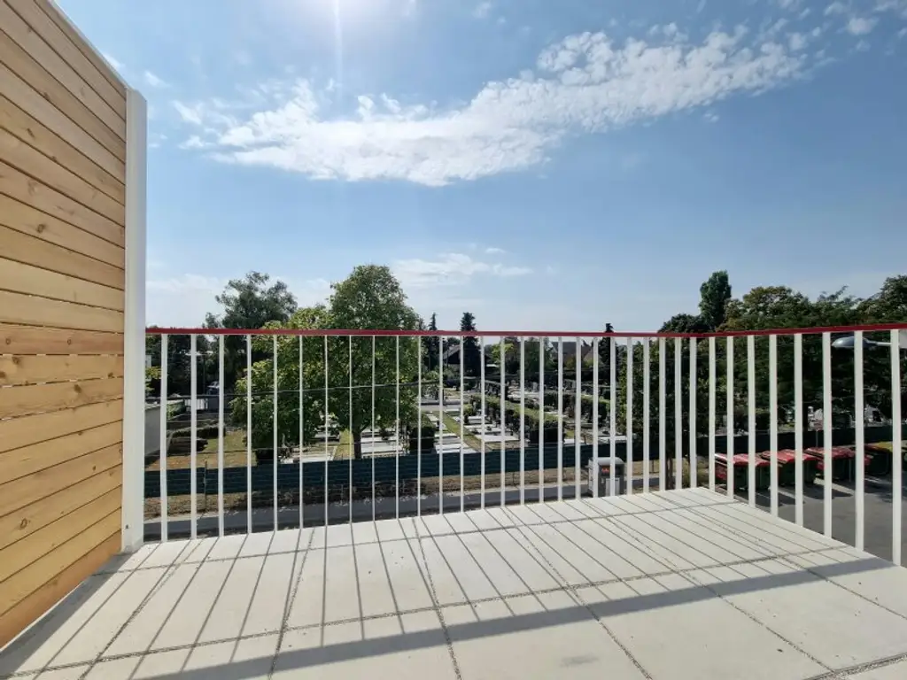 Sonniger Dachgeschosstraum mit Süd/West Balkon und Kühlung- RUHELAGE TRIFFT WOHNGENUSS – Stilvolle Ausstattung