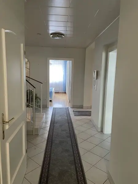 SEHR GEPFLEGTES EINFAMILIEN-HAUS MIT SCHÖNEM GARTEN -- LOGGIA/GARAGE -- RUHELAGE!
