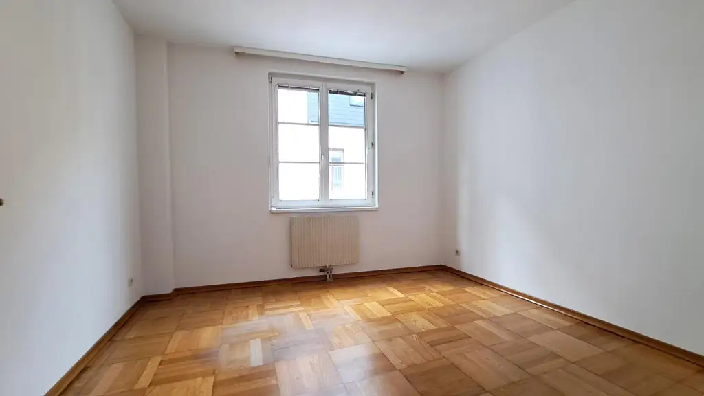 Wohnen mit Wiener Charme – gemütliche 2-Zimmer-Wohnung im Roten Hof, Garagenbox verfügbar