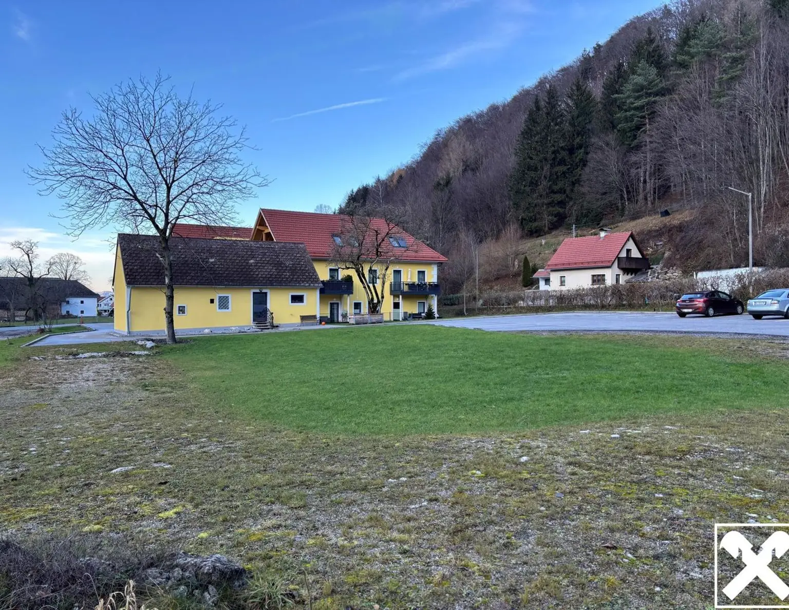 Liebevoll renoviertes Ertragsobjekt mit 14 Wohneinheiten incl. Bauland