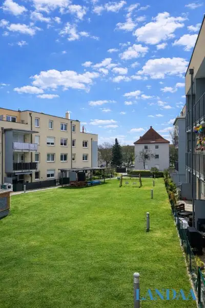Wunderschöne 2 Zimmerwohnung mit Balkon und Garage