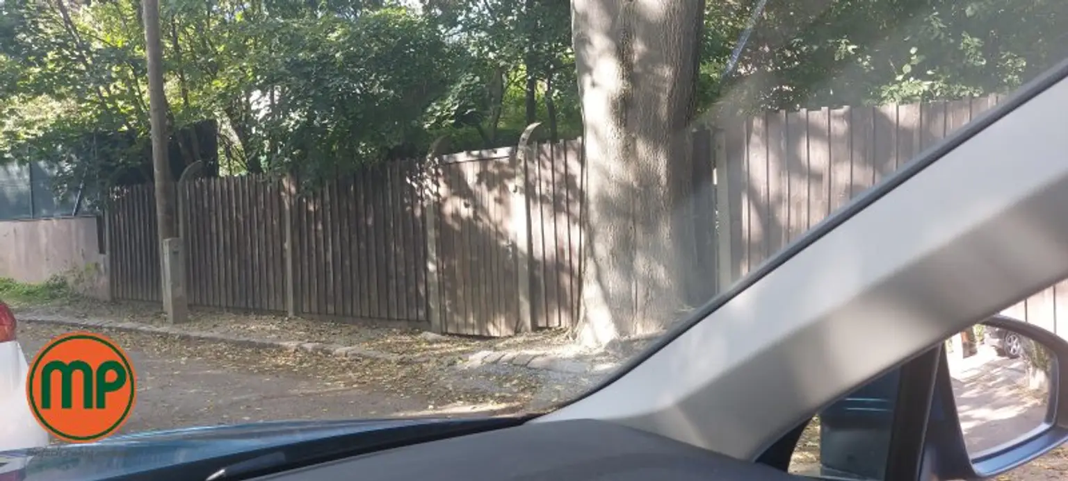 Exklusives Bauträgerpaket: 4 unbebaute Grundstücke bei den Weinbergen mit großem Entwicklungspotenzial