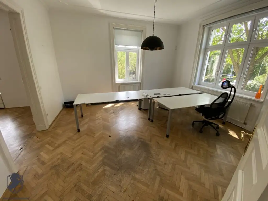 Zum Verkauf gelangt eine außergewöhnliche Villa in absoluter Bestlage von Hietzing