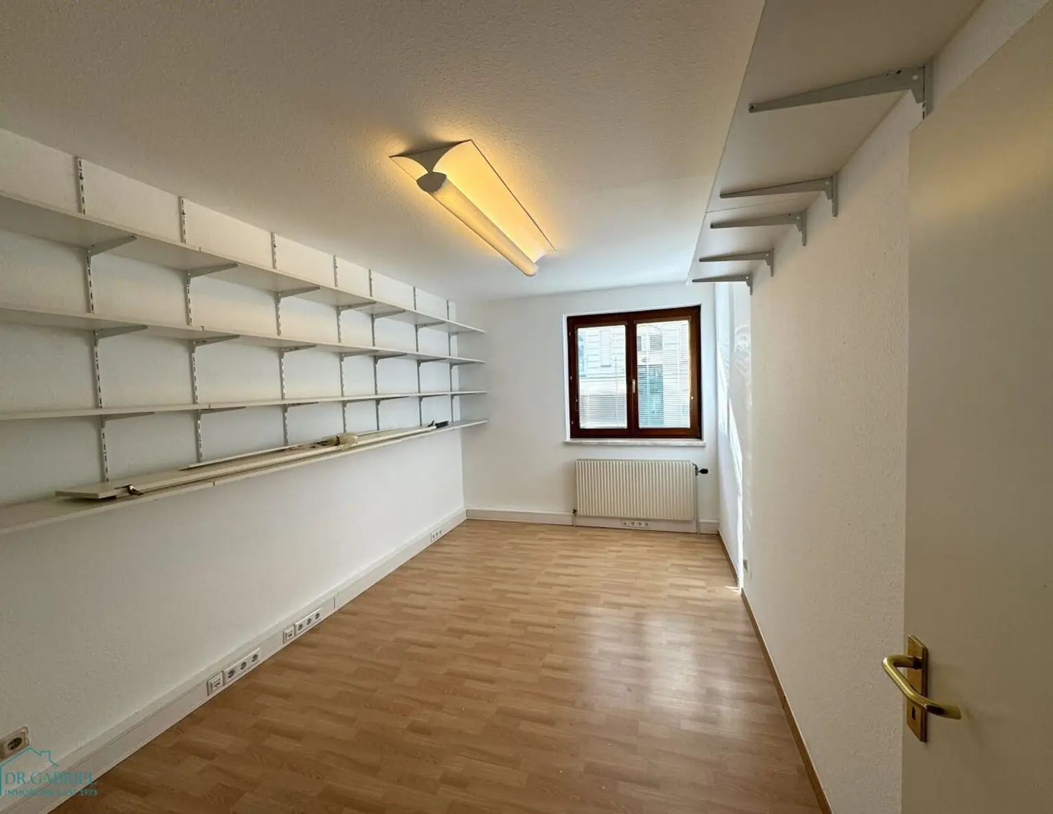 NEUBAUBÜRO MIT WINTERGARTEN; GARAGE MÖGLICH