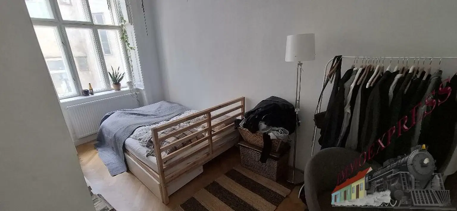 Wunderschöne. unbefristete 3 -Zimmer Wohnung mit extra Küche in toller Lage des 9.Bezirkes