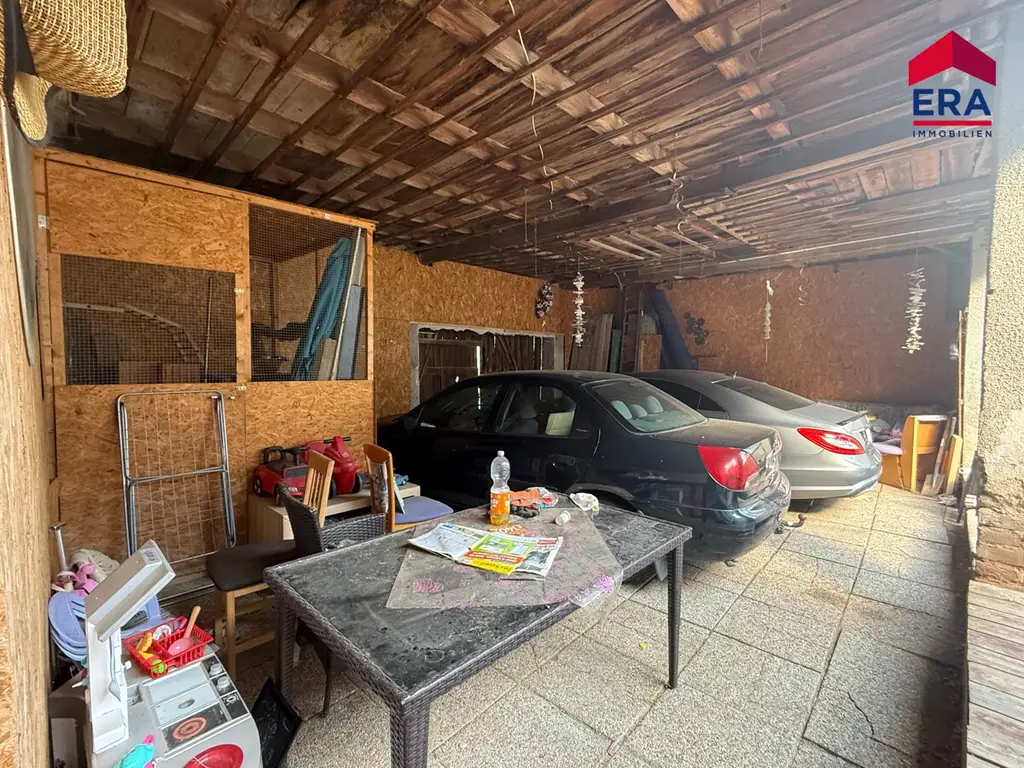 NEU: Viel Platz für Familie, Hobby und Werkstatt – Einfamilienhaus mit 4 Garagen und neuem Dach