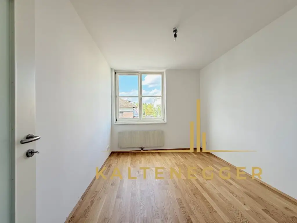 Helle 4-Zimmer-Wohnung ++ ca. 95 m² ++ modern saniert ++ 2. Stock