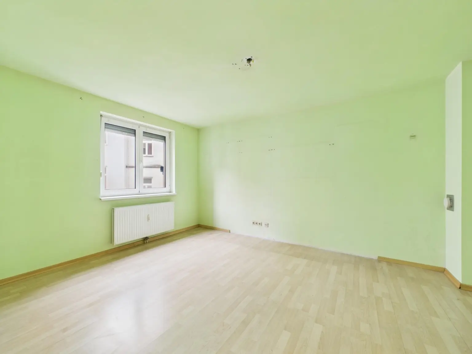 CAM04191G0-PR0072-STILL004