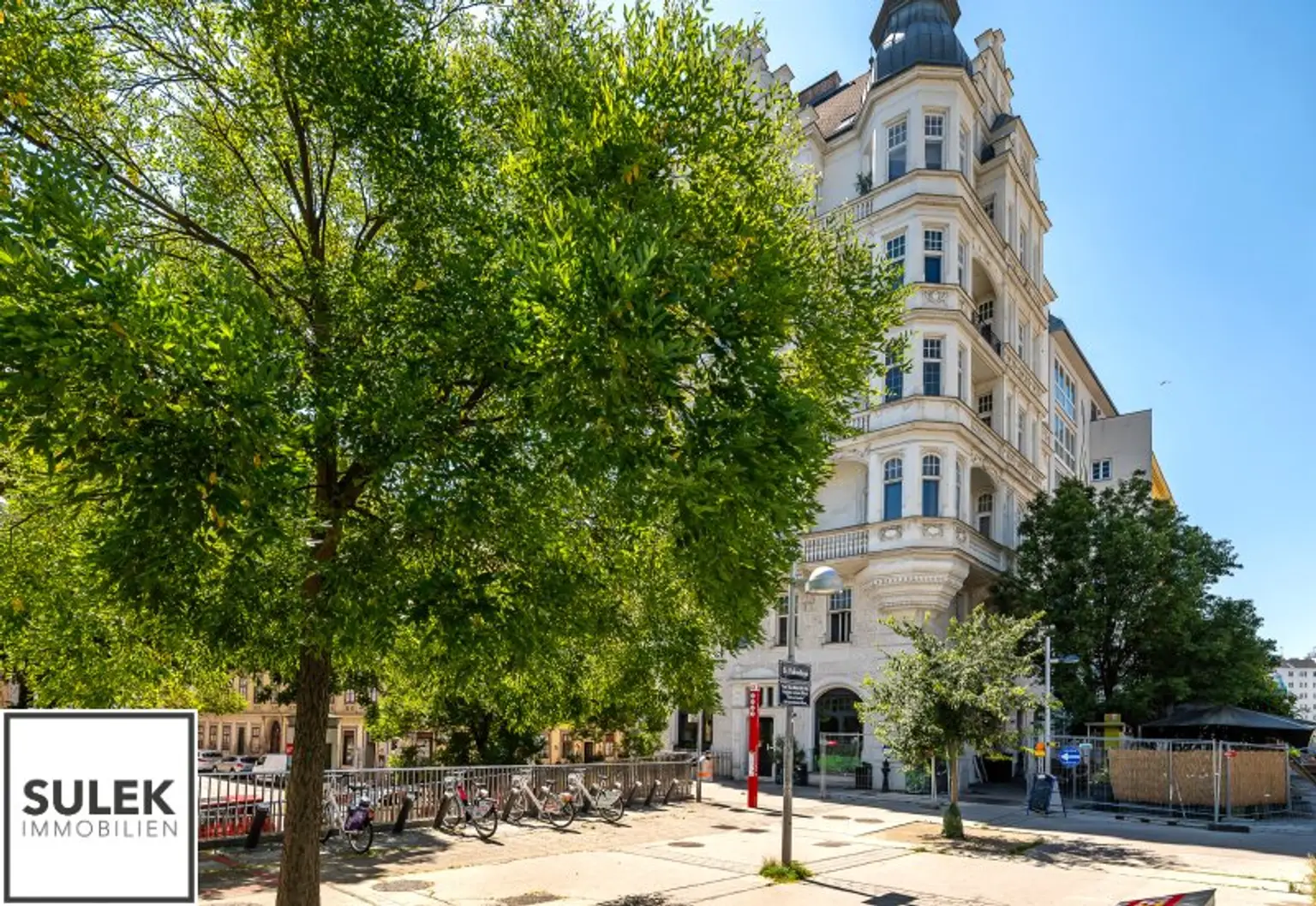 Einzigartige 105 m² große Dachgeschoss Wohnung mit Fernblick // zentrale Lage 1040 // Planstudie DG Ausbau