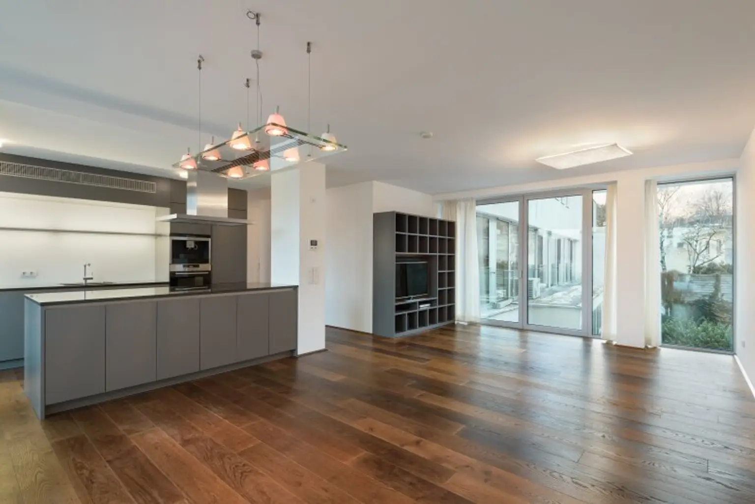 Wohnesszimmer mit offener Küche