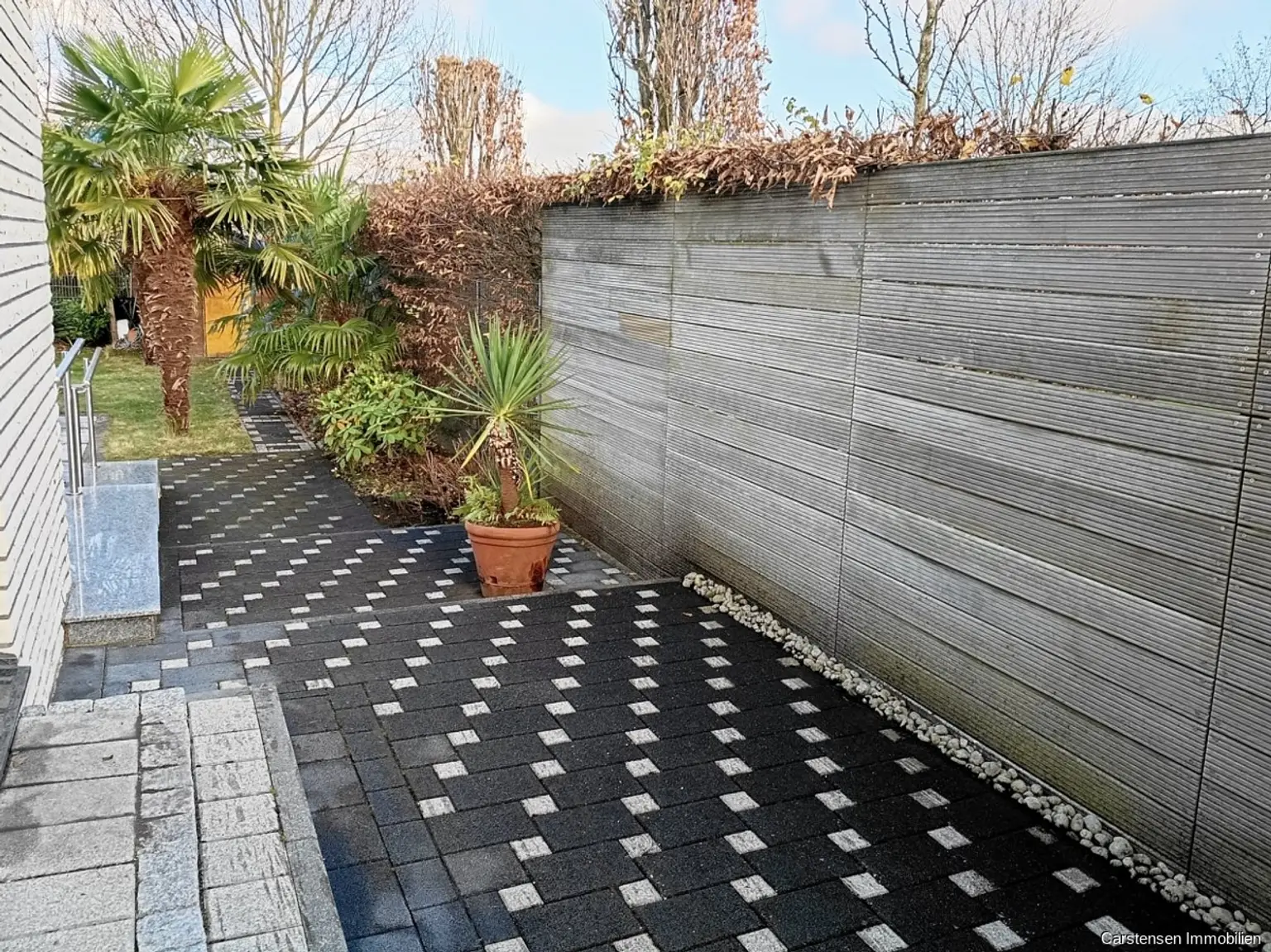 Seitenterrasse an Küche