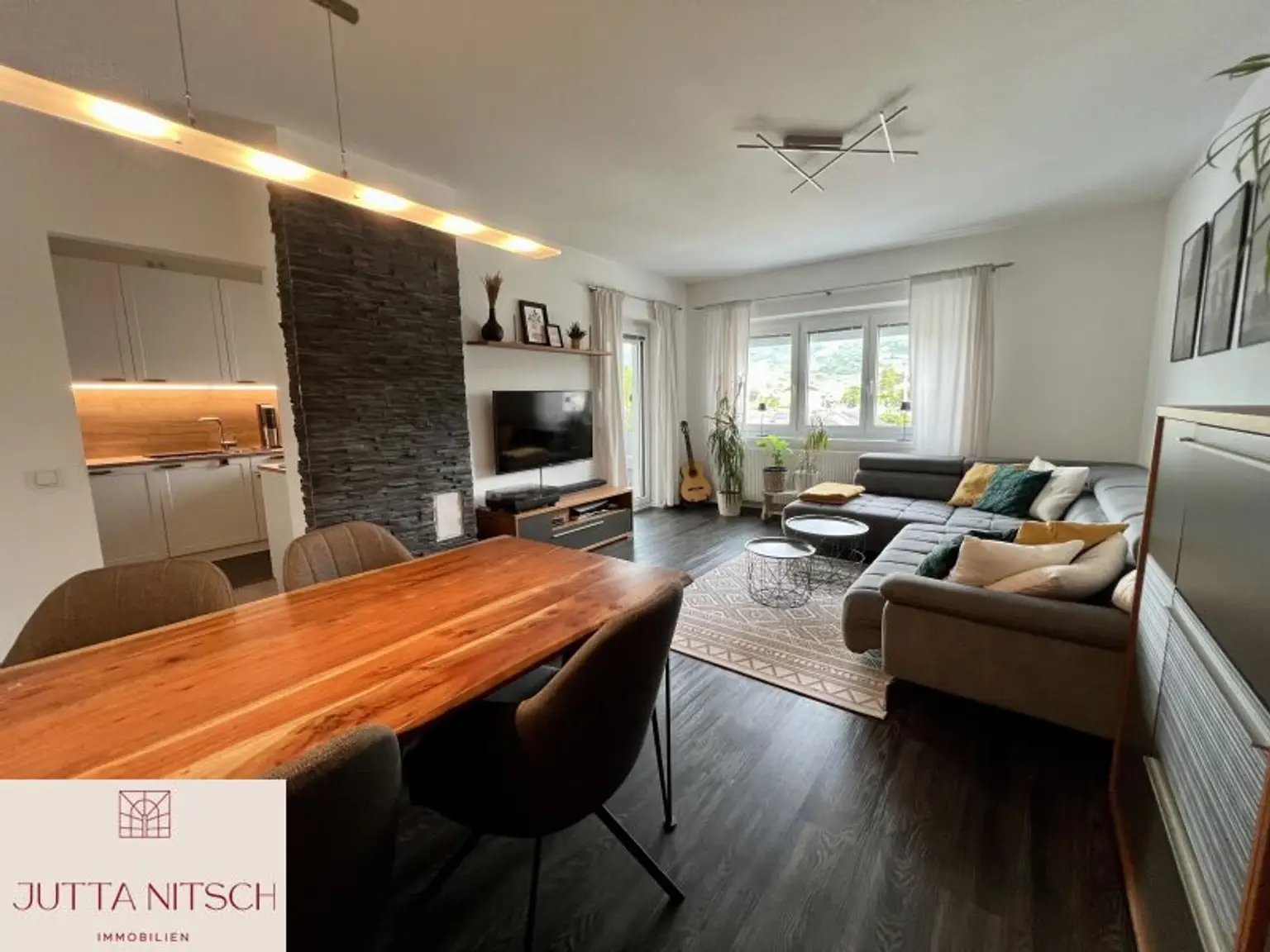 Schöne 3-Zimmerwohnung mit Balkon und Garagenplatz - über den Dächern von Gumpoldskirchen