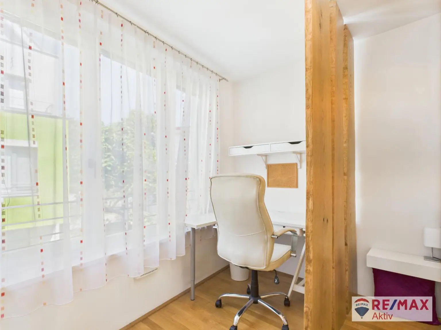Helle 2-Zimmer Wohnung mit Loggia, Tiefgarage & perfekter Anbindung