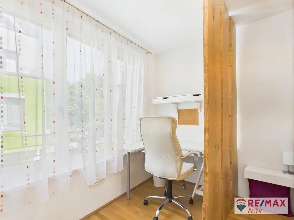 Helle 2-Zimmer Wohnung mit Loggia, Tiefgarage & perfekter Anbindung